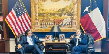 Cabeza de Vaca se reúne con congresistas en Estados Unidos