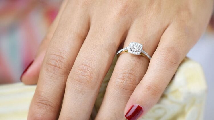 ¿Qué debo hacer antes de dar un anillo de compromiso?