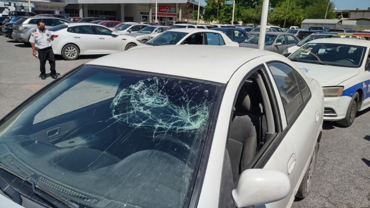 Dos conductores se agarran a golpes en Soriana Verde