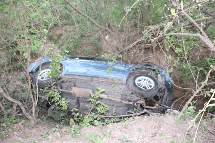 Vuelca en la carretera antigua a Mante