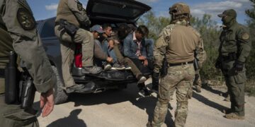 Abbott “justifica” fortalecimiento de seguridad fronteriza