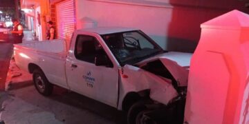 Empleado de COMAPA Victoria alcoholizado choca en el 11 matamoros
