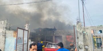 Veladora provoca incendio en domicilio