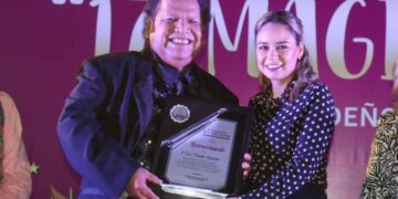 Homenajean a Cruz Valadéz