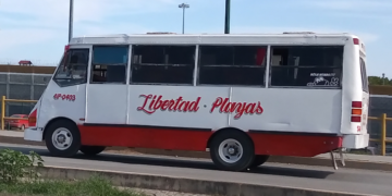 Micros rojos de la Ruta 17 regresan a sus actividades.