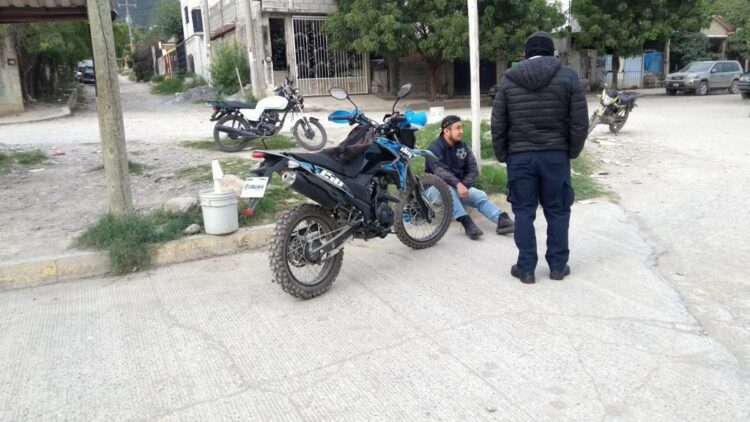 Se accidenta motociclista tras atropellar perro