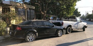 Conductor alcoholizado se impacta contra camioneta en el 36 Matamoros