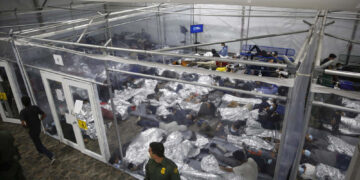 Piden autoridades postergar cancelación de política de Titulo 42