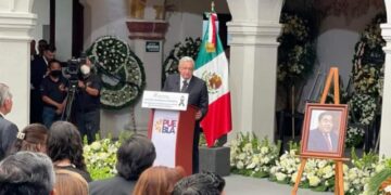 Llevan acabo homenaje póstumo a Miguel Barbosa Gobernador De Puebla.