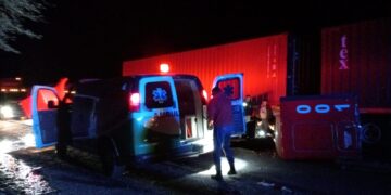 Carreterazo  entre dos trailers deja como saldo una persona sin vida