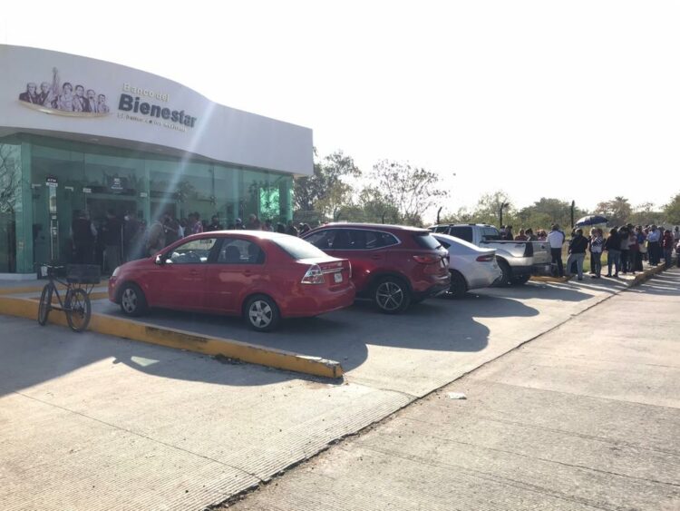 Cobran pensión adultos mayores en Ciudad Victoria