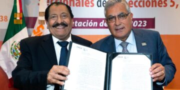 Entregan Toma de Nota oficial a Arnulfo Rodríguez como nuevo líder del SNTE en Tamaulipas