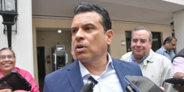 Cabildo debe autorizar cambios del gabinete: Eduardo Gattás