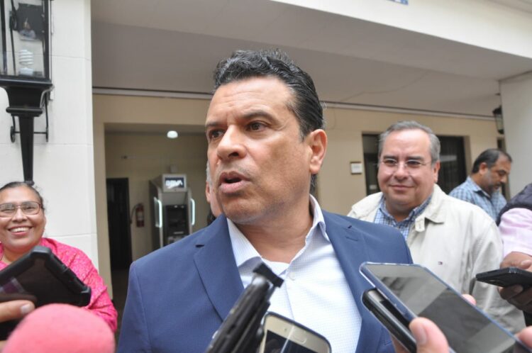 Cabildo debe autorizar cambios del gabinete: Eduardo Gattás