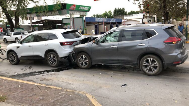 Se registra fuerte choque por alcance en el 13 Carrera Torres