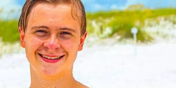 Acné solar: qué es, por qué se produce, cómo evitarlo y cómo tratarlo