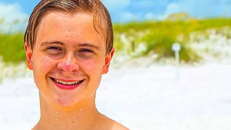 Acné solar: qué es, por qué se produce, cómo evitarlo y cómo tratarlo
