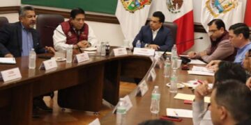 Alcalde de Victoria Eduardo Gattas lleva acabo mesa de seguridad municipal.