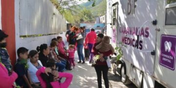 Llevan acabo campaña de Salud en la Colonia Manuel A. Ravize.