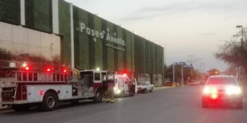 Se quema establecimiento de comida en Paseo Aventa.