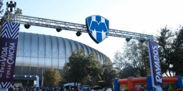 Rayados de Monterrey demuestra su amor perruno.