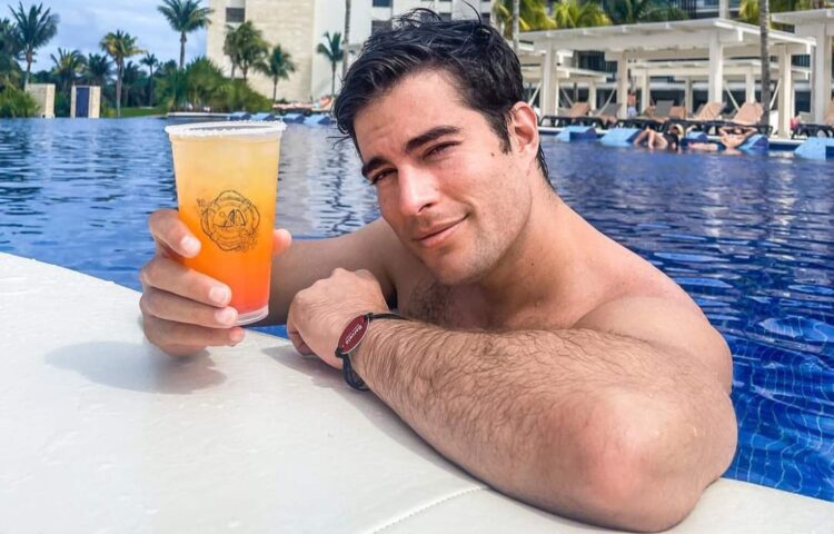 Danilo Carrera un actor ecuatoriano muy querido por las mexicanas.