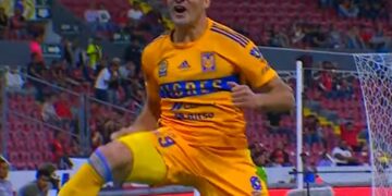 Con gol de Nico Ibáñez Tigres persigue de cerca el liderato