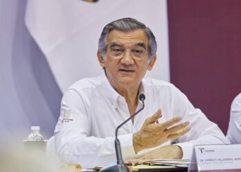 En mi administración, trato digno a la ciudadanía, pide Gobernador a burócratas