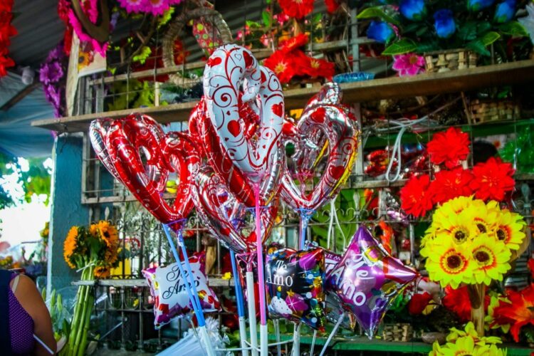 Advierten a enamorados por estafas en redes sociales