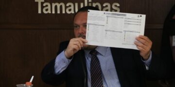 INE entrega constancia de mayoría a JR y Paola