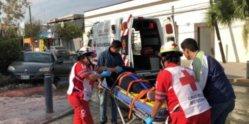 Termina hospitalizada tras chocar en el 17 Abasolo