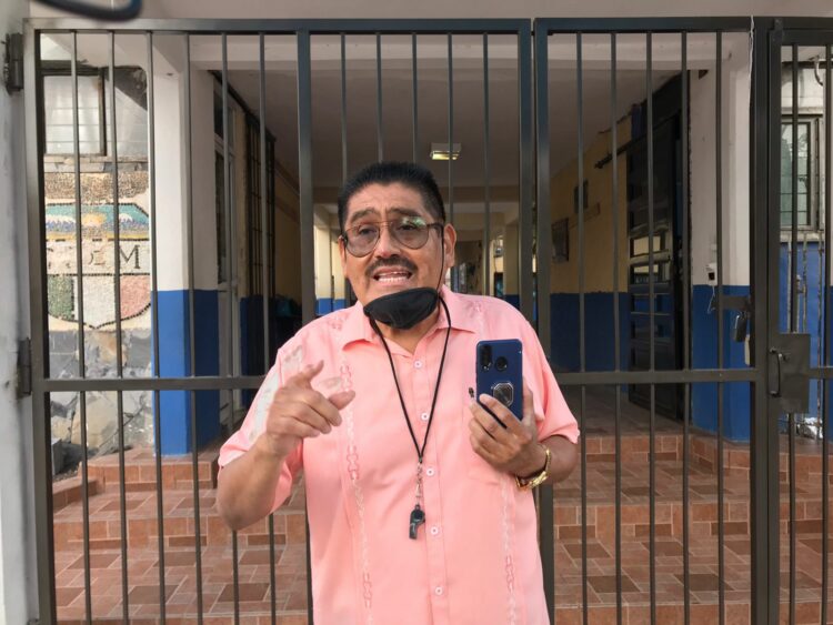 Se manifiestan Maestros de la primaria, Felipe Pescador