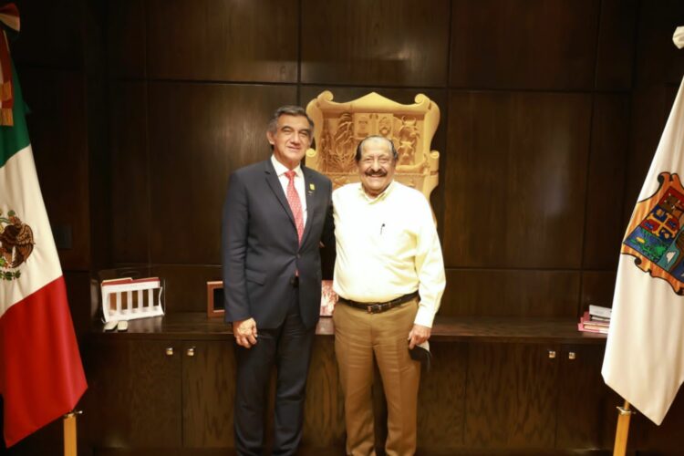 Recibe Américo Villarreal a Arnulfo Rodríguez, líder de la sección 30 del SNTE