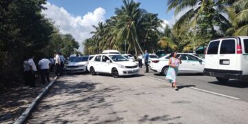 Quitarán concesiones a taxistas en Cancún