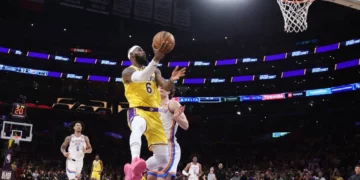 LeBron James se convierte en el maximo anotado de la NBA