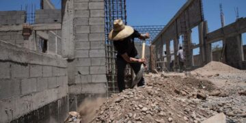 Multas por construir sin licencia ascienden hasta 300 mil pesos