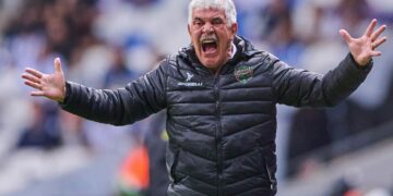 Tuca Ferreti ya pidió su primer refuerzo al Cruz Azul