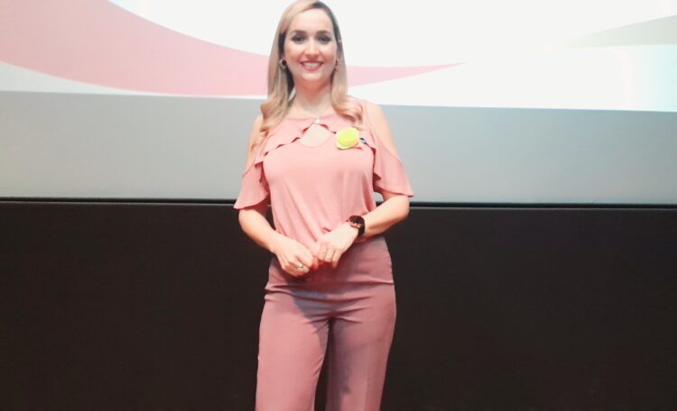 Con gran éxito llevó a cabo la periodista Denisse Romero su conferencia llamada No importa lo que suceda sigue tus sueños.