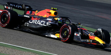 Termina Checo Pérez en el tercer puesto en la segunda práctica de Baréin