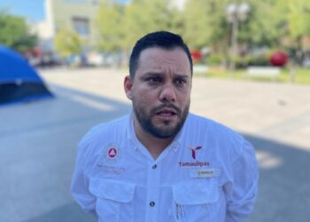 ¡Caos por ventarrón! Tira árboles, postes y techumbres