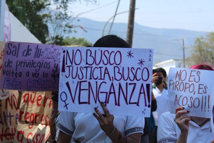 “Si mañana soy yo, quemen todo”: se manifiestan alumnas del CBTis 24