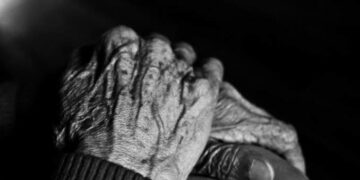 Disminuyó violencia familiar, pero aumentó abandono de abuelitos