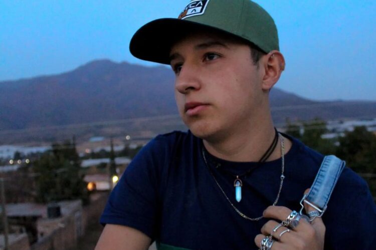 Jhonnyups es un joven que a logrado gran popularidad en redes sociales.