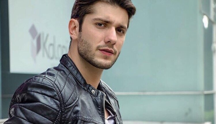Rodrigo Brand joven galan de telenovelas.