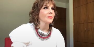 Famosos dedican palabras a la actriz Rebecca Jones.