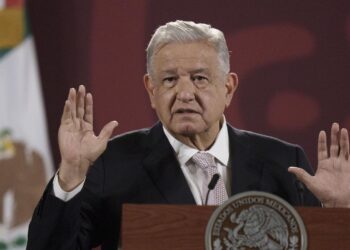 Amparo a Cabeza de Vaca, clara decadencia judicial: AMLO