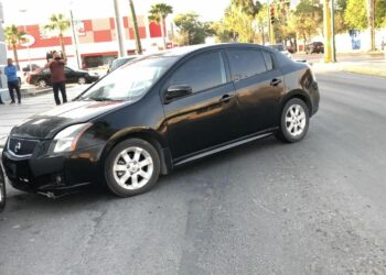 Mujer colisiona a exceso de velocidad en el 16 Olivia Ramírez