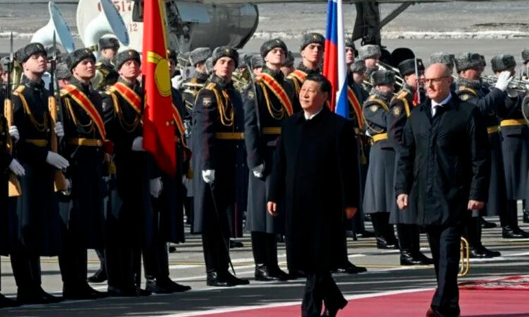 Reunión entre presidentes de China y Rusia eleva tensiones