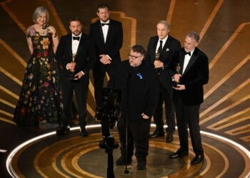 Guillermo del Toro, “un orgullo nacional”: AMLO