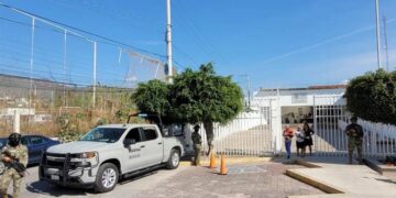 Detienen a 9 policías de Guerrero por caso de los 43 normalistas de Ayotzinapa